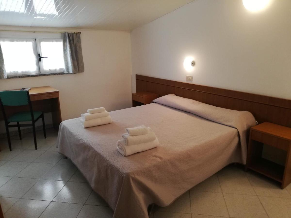 Hotel La Bella Vita Ріміні Екстер'єр фото