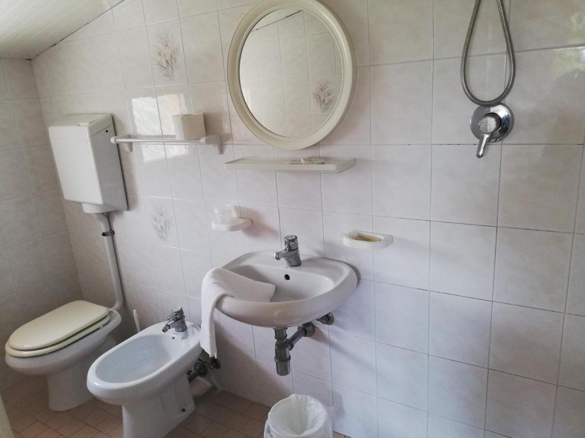 Hotel La Bella Vita Ріміні Екстер'єр фото