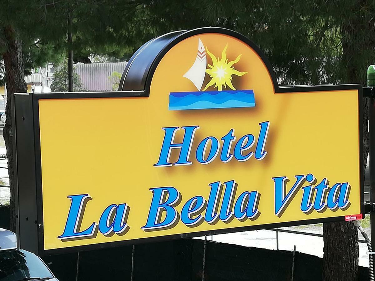 Hotel La Bella Vita Ріміні Екстер'єр фото